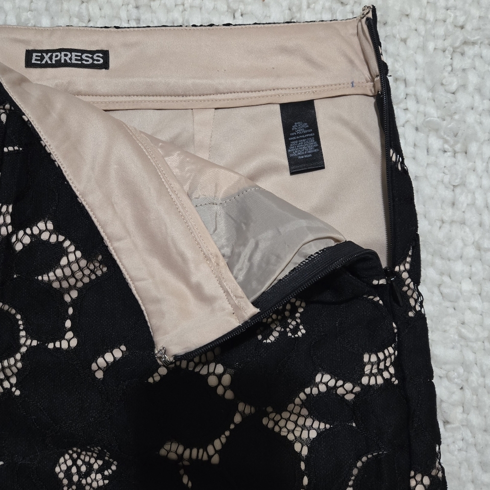 Express Black Lace Shorts Tan Lining High Waist Side Zipper Closure Size 6 - Picture 3 of 10